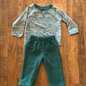 Green sweatshirt and pants
